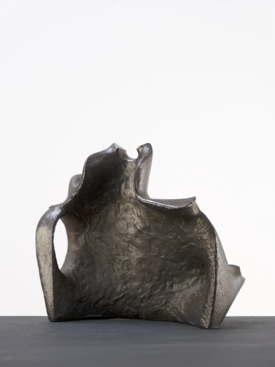 Harcos II., 1988 - öntöttvas, 16 x 18 x 10 cm