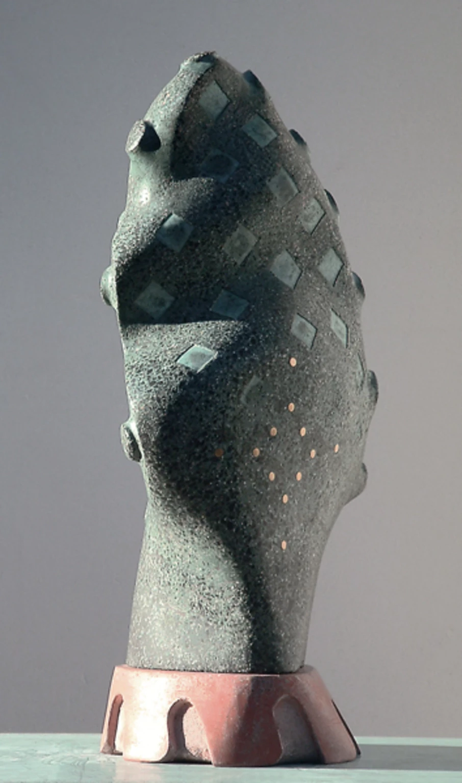 Spirál Transzformáció IV., 1999 - anyagában színezett beton, 44 x 23 x 15 cm