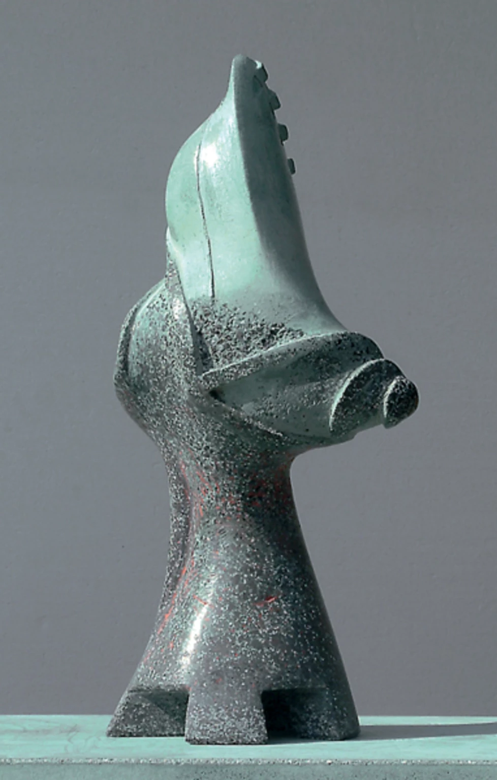 Spirál Transzformáció VI., 1999 - ólom, anyagában színezett beton, 45 x 20 x 17 cm