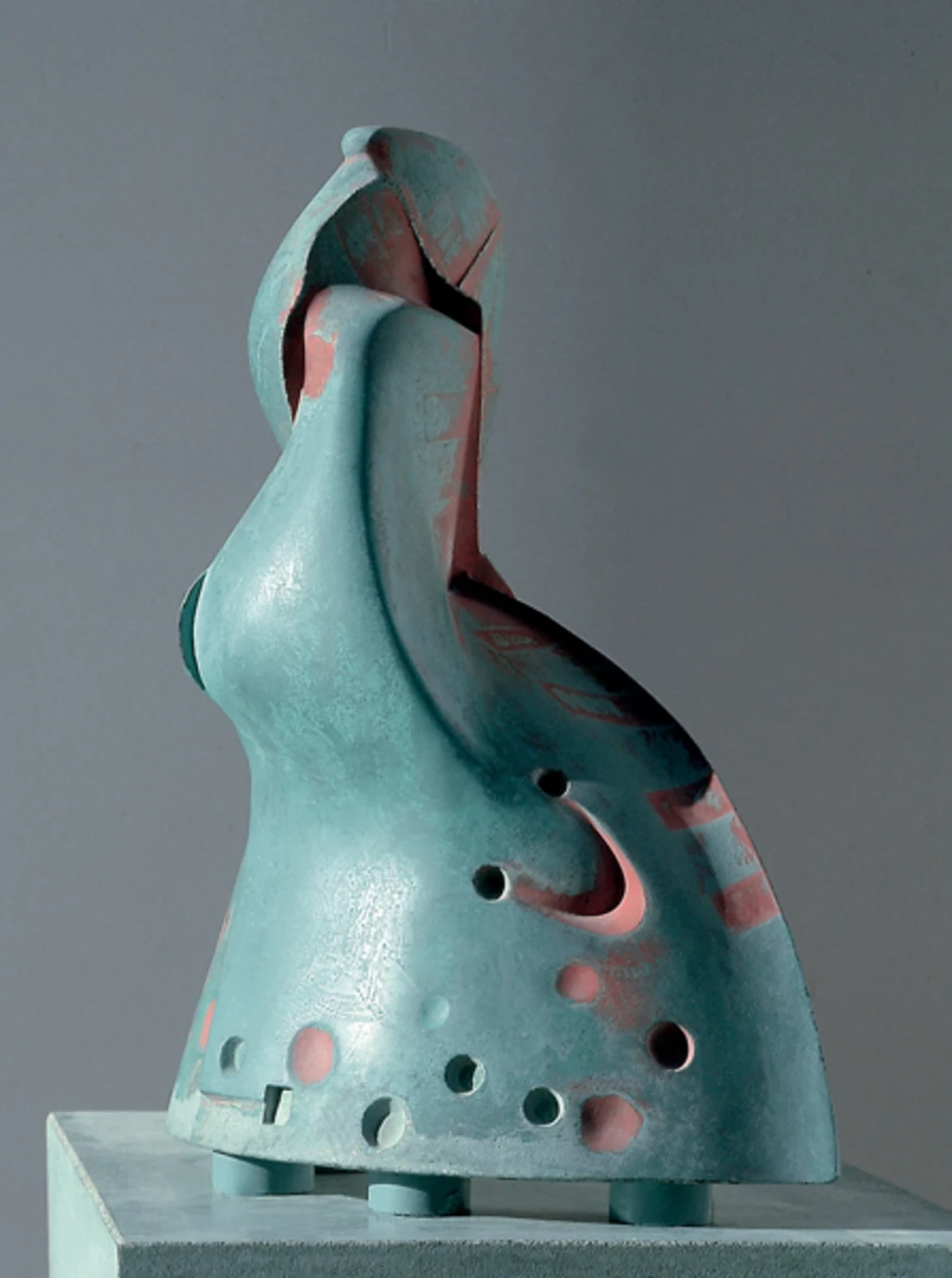 Spirál Transzformáció VIII., 2000 - anyagában színezett beton, 40 x 33 x 15 cm