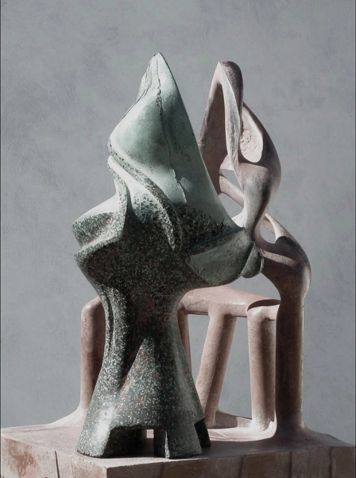 Társak, 1998 - anyagában színezett beton, 27 x 30 x 30 cm