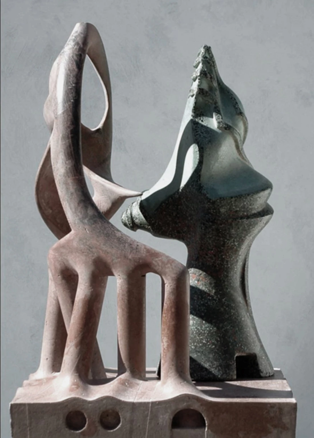 Társak, 1998 - anyagában színezett beton, 27 x 30 x 30 cm