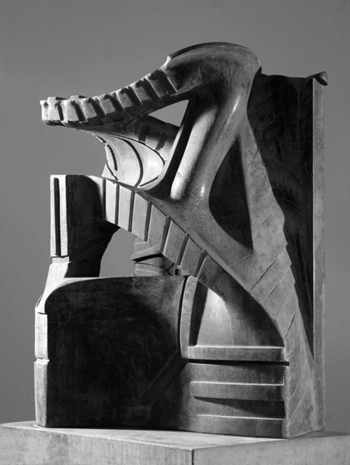 Quod Erat Demonstrandum II., 2003 - anyagában színezett és festett beton, 89 x 68 x 47 cm