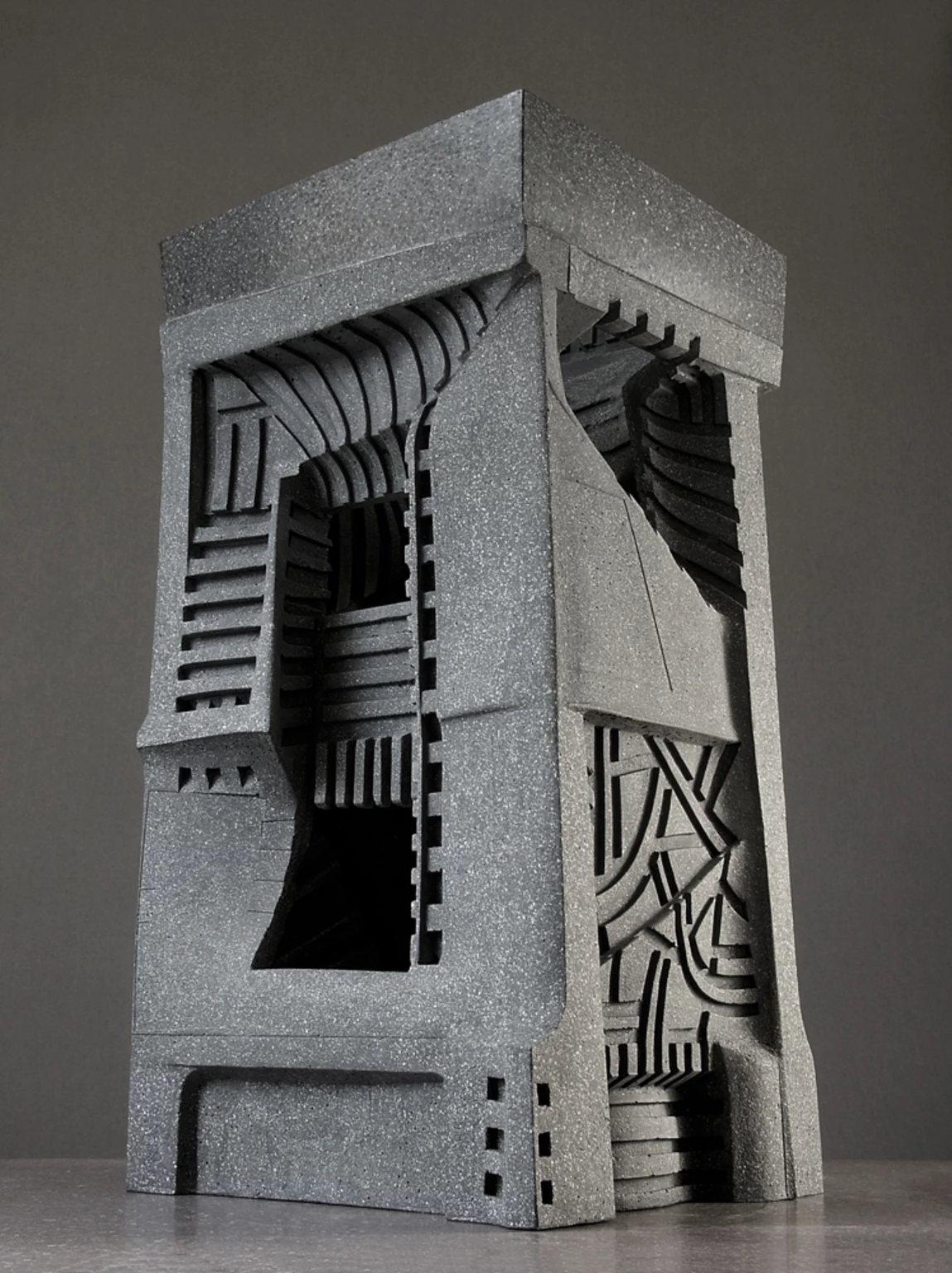Soá II., 2007 - beton, 82 x 42 x 40 cm