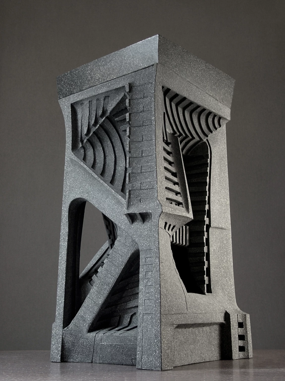 Soá II., 2007 - beton, 82 x 42 x 40 cm