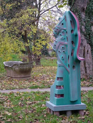 Ferenc Csurgai: Sculptures: Shelter (2005)