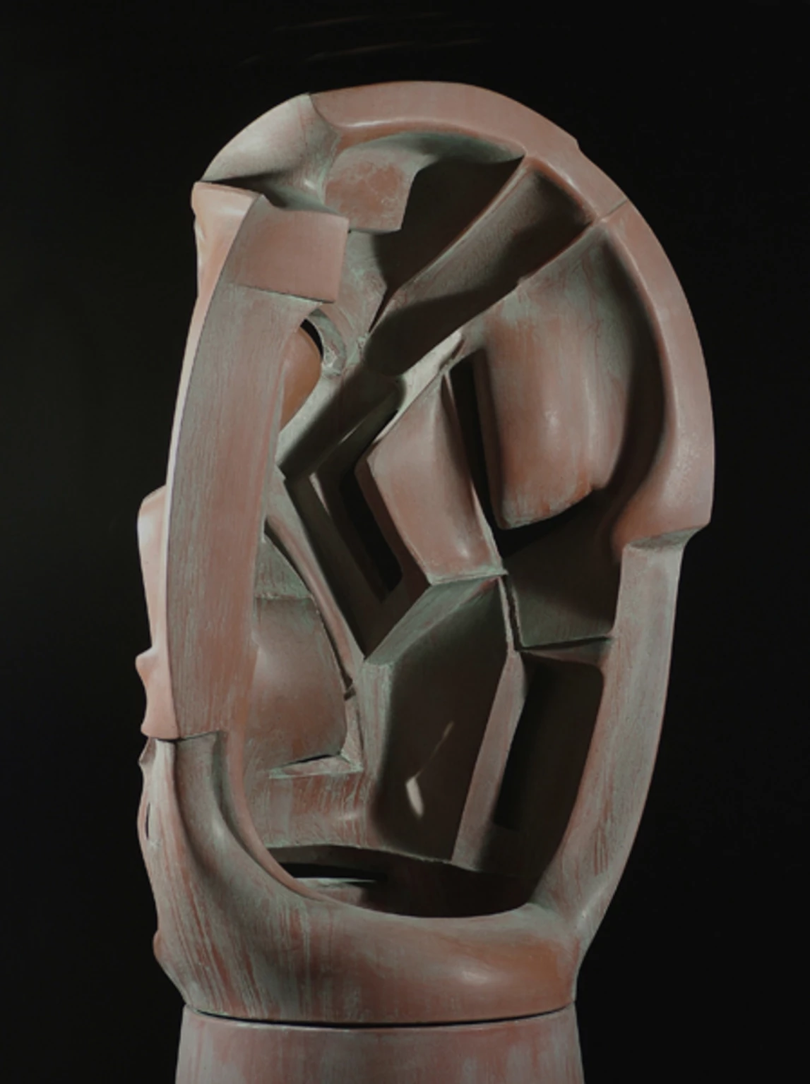 Könnyező pár, 2007 - anyagában színezett és festett beton, 161 cm