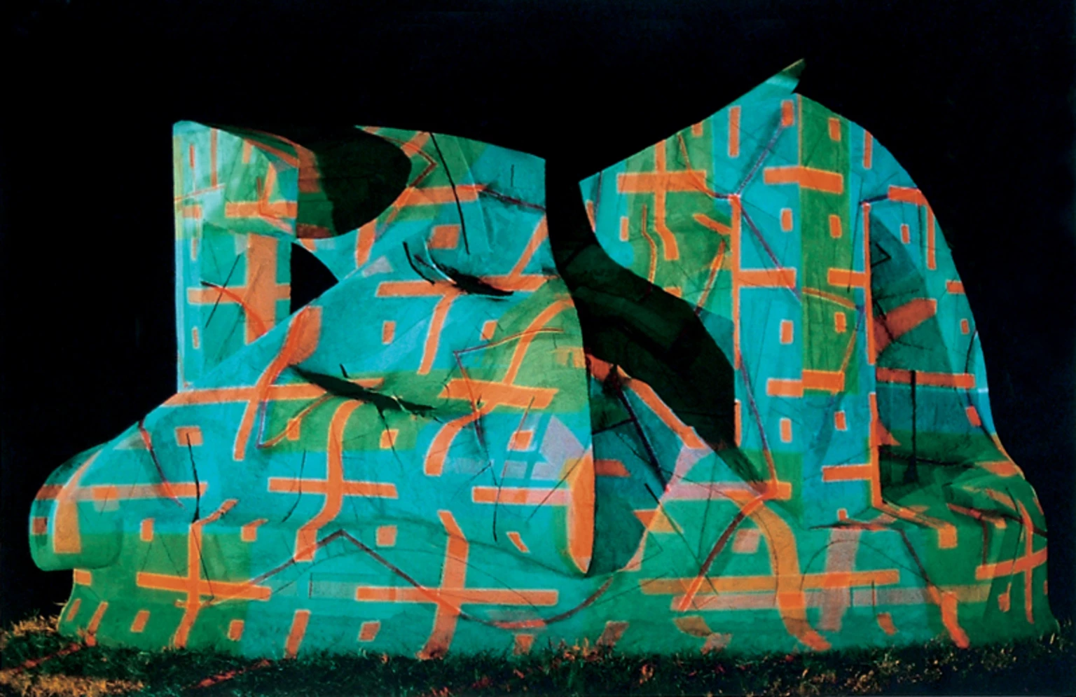 Architektonikus forma (nagy), 1990 - kísérleti megvilágításban