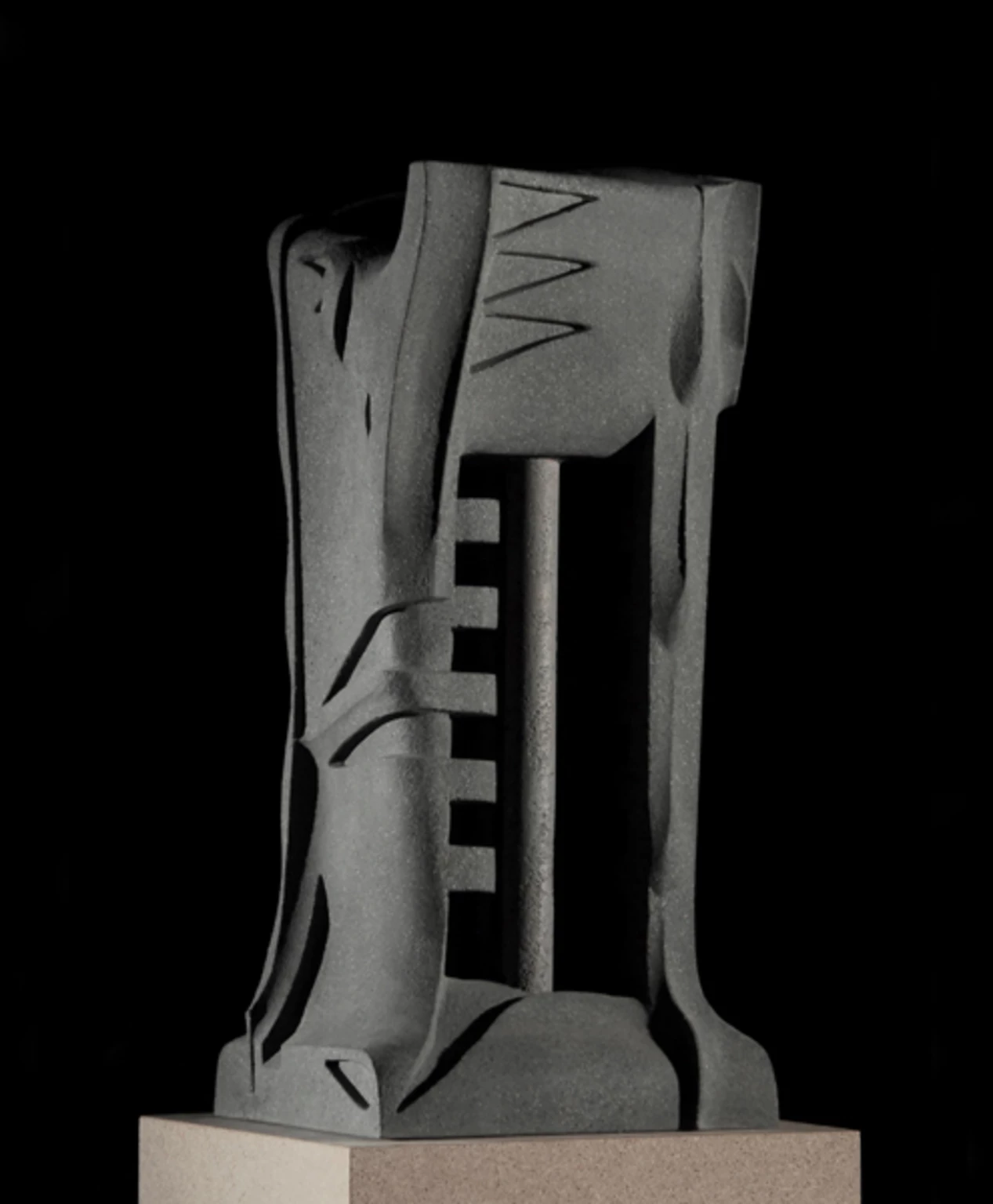 Eső előtt, tűz után I., 2009 - beton, 70 cm