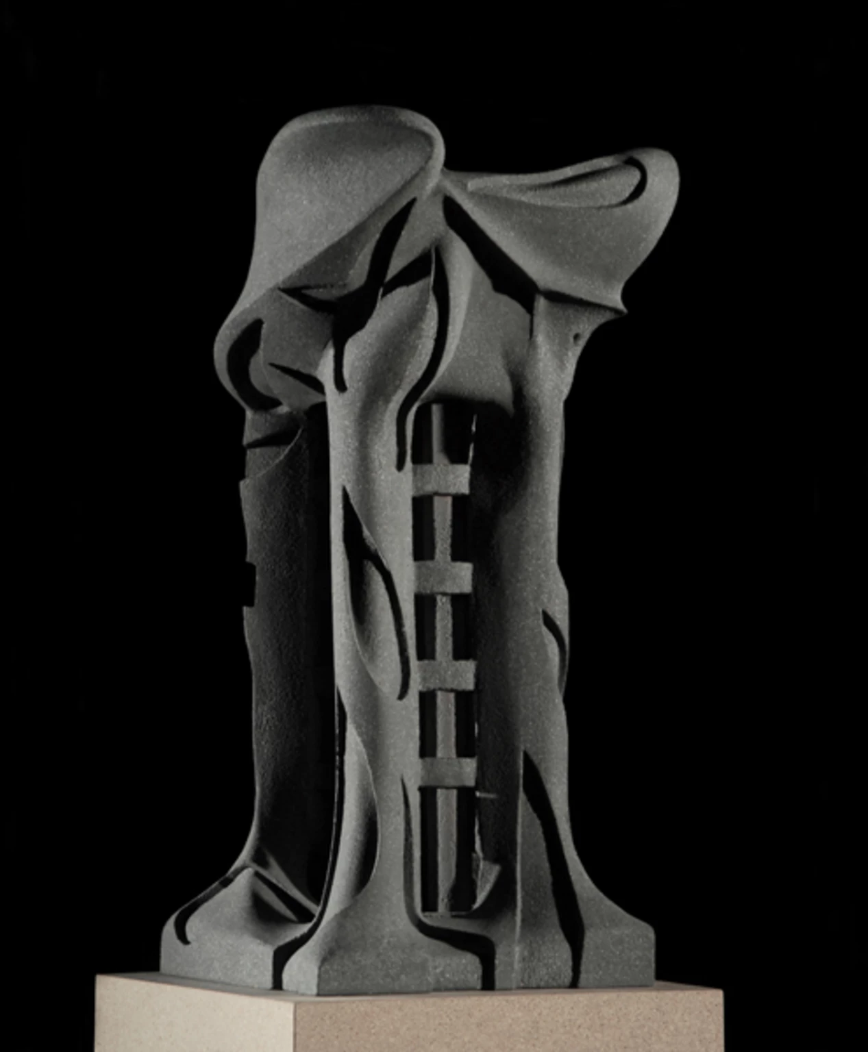 Eső előtt, tűz után II., 2009 - beton, 68 cm