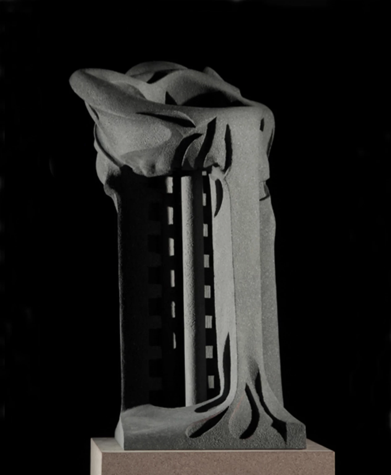 Eső előtt, tűz után III., 2009 - beton, 68 cm