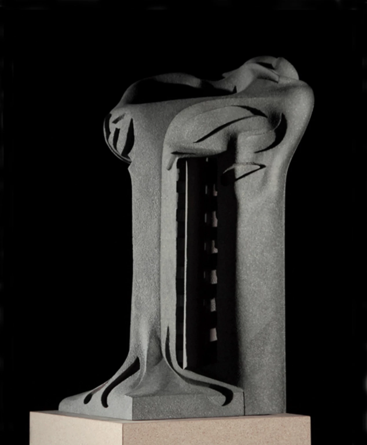 Eső előtt, tűz után III., 2009 - beton, 68 cm