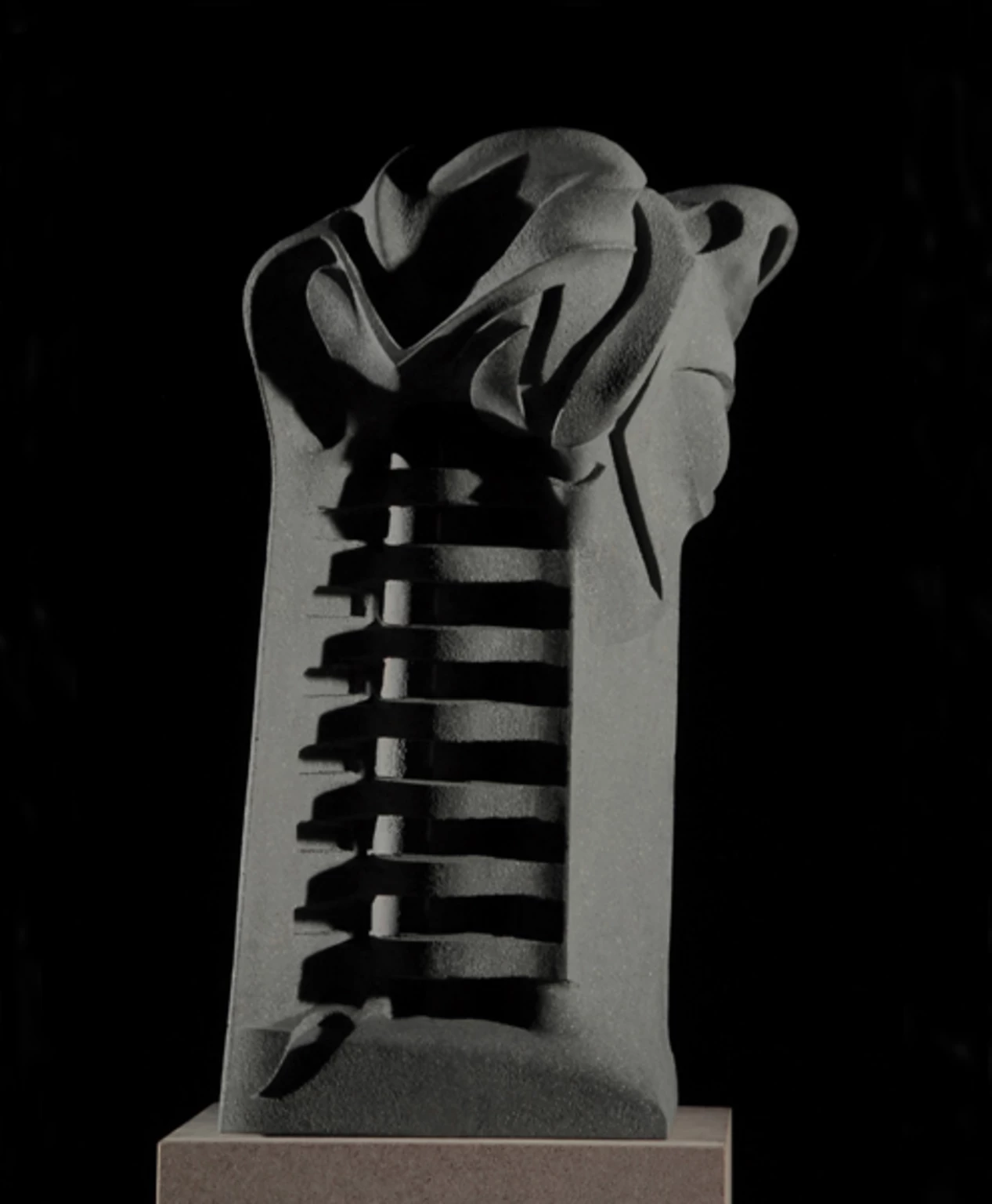 Eső előtt, tűz után III., 2009 - beton, 68 cm