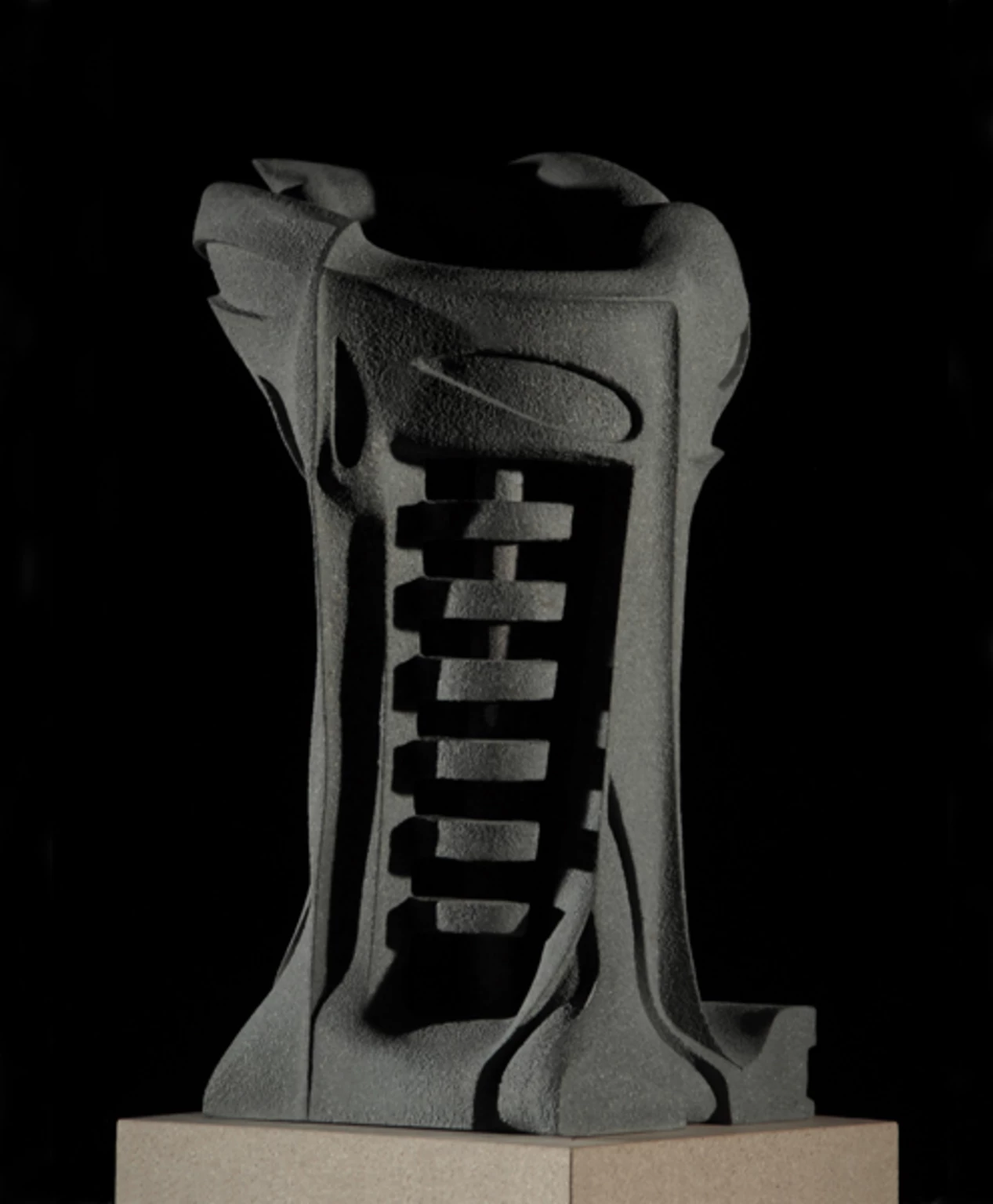 Eső előtt, tűz után IV., 2009 - beton, 70 cm