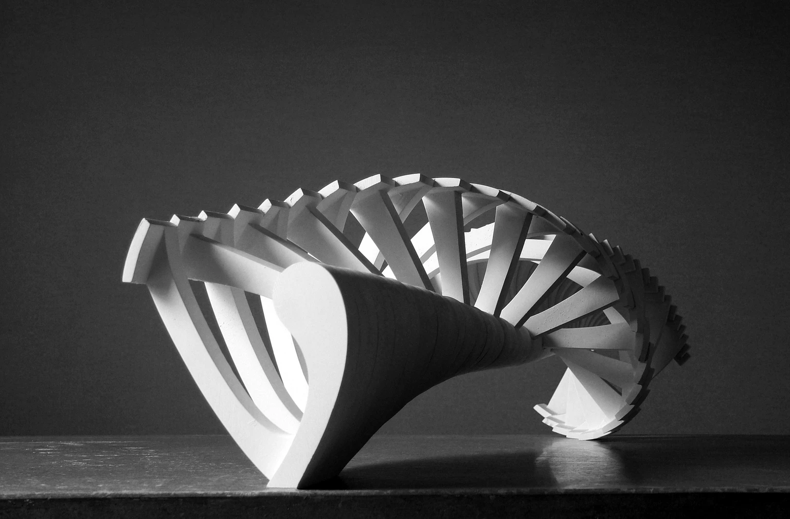 Spirál tanulmány, 2011 - gipsz, 24 x 35 x 27 cm