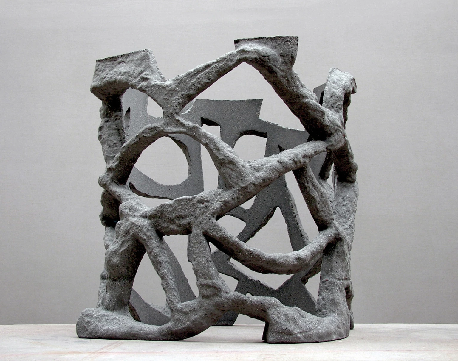 Erodált, 2015 - beton, 60 x 64 x 69 cm