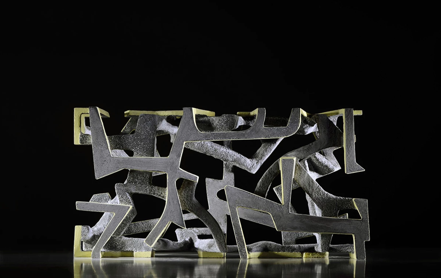 Titok I., 2015 - festett beton, 25,5 x 14 x 51 cm