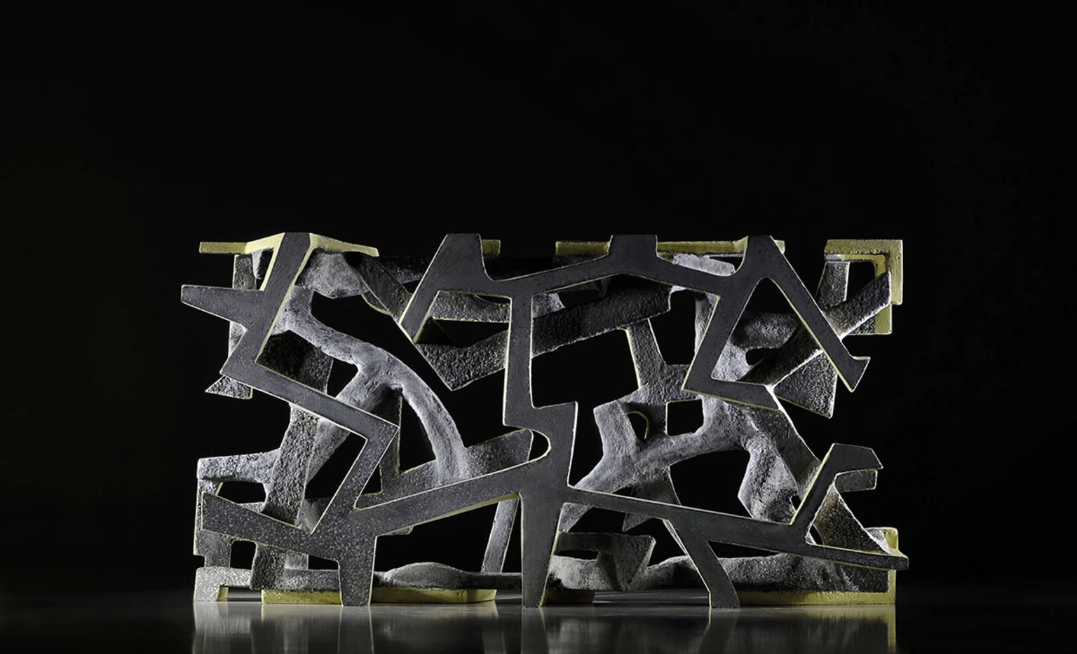 Titok I., 2015 - festett beton, 25,5 x 14 x 51 cm