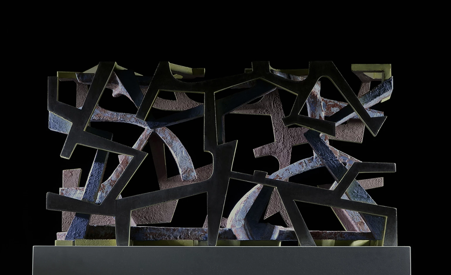 Titok II., 2016 - festett beton, 50 x 100 x 24 cm