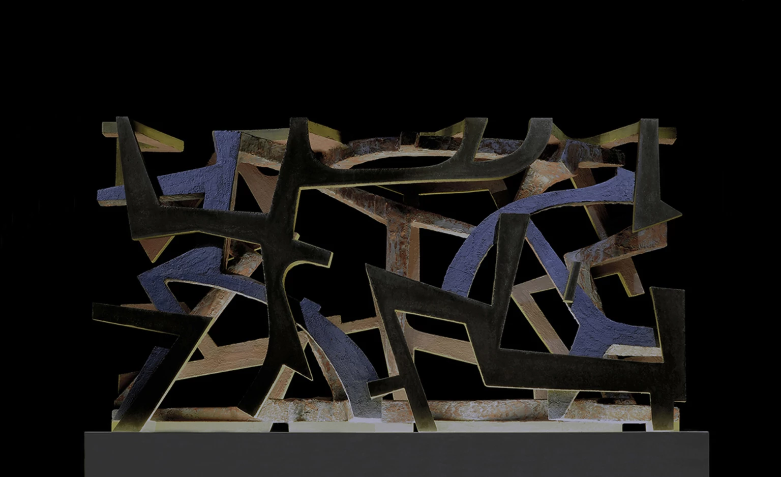 Titok II., 2016 - festett beton, 50 x 100 x 24 cm