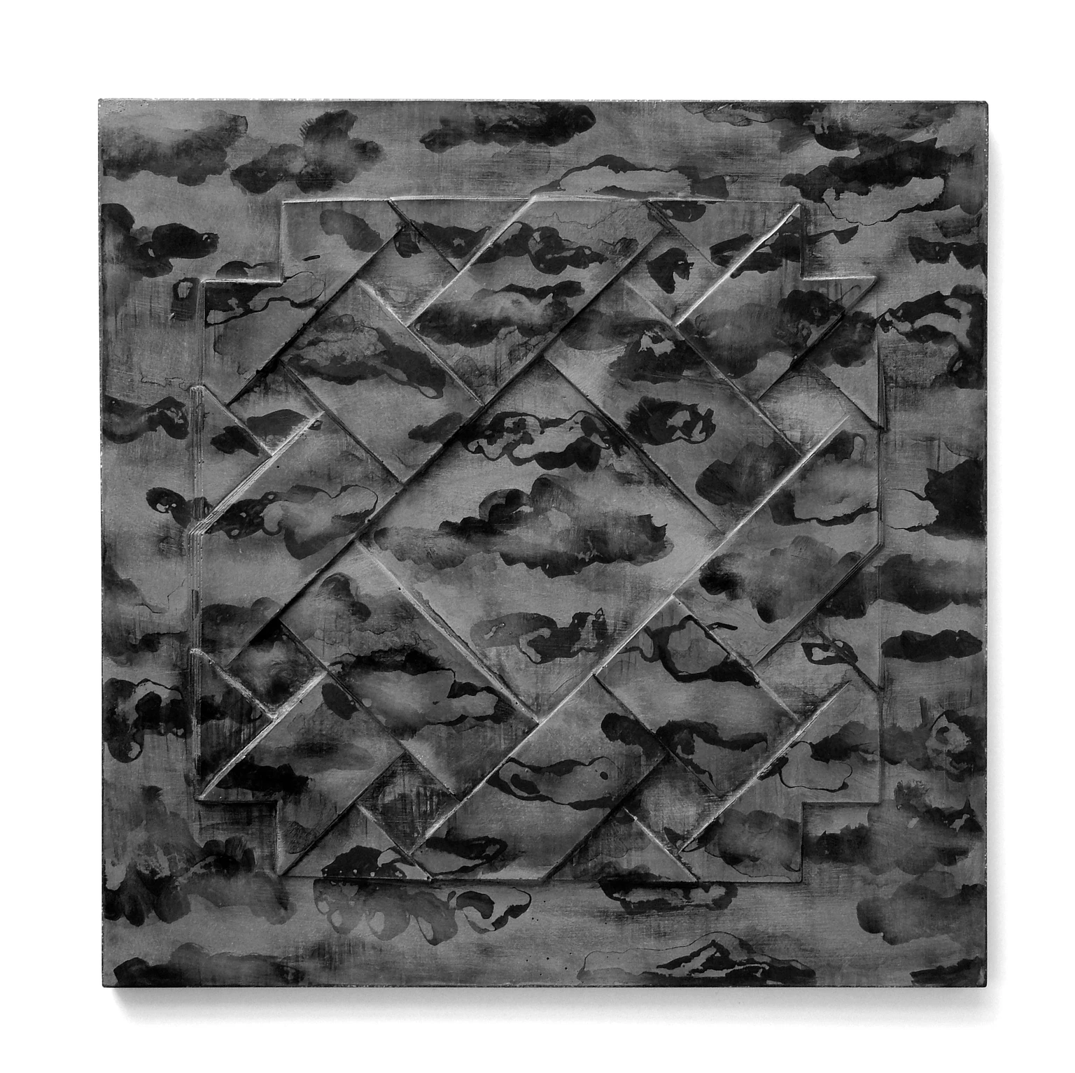 Árnyak VIII., 2018 - festett beton relief, 50 x 50 x 1,5 cm