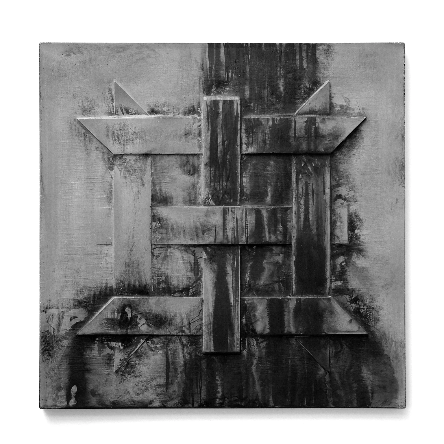 Árnyak XI., 2018 - festett beton relief, 50 x 50 x 1,5 cm