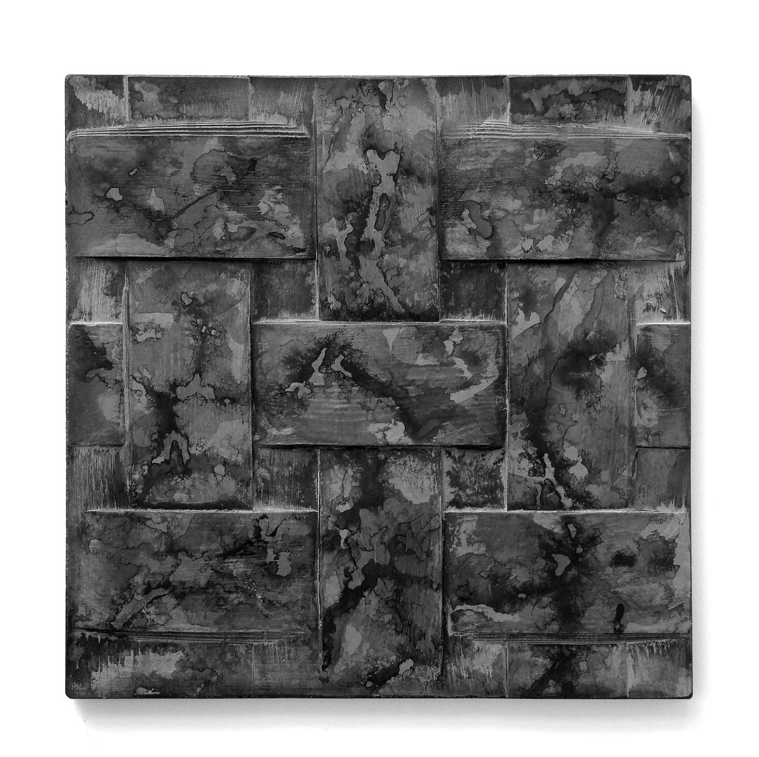 Árnyak XXII., 2018 - festett beton relief, 40 x 40 x 1,5 cm