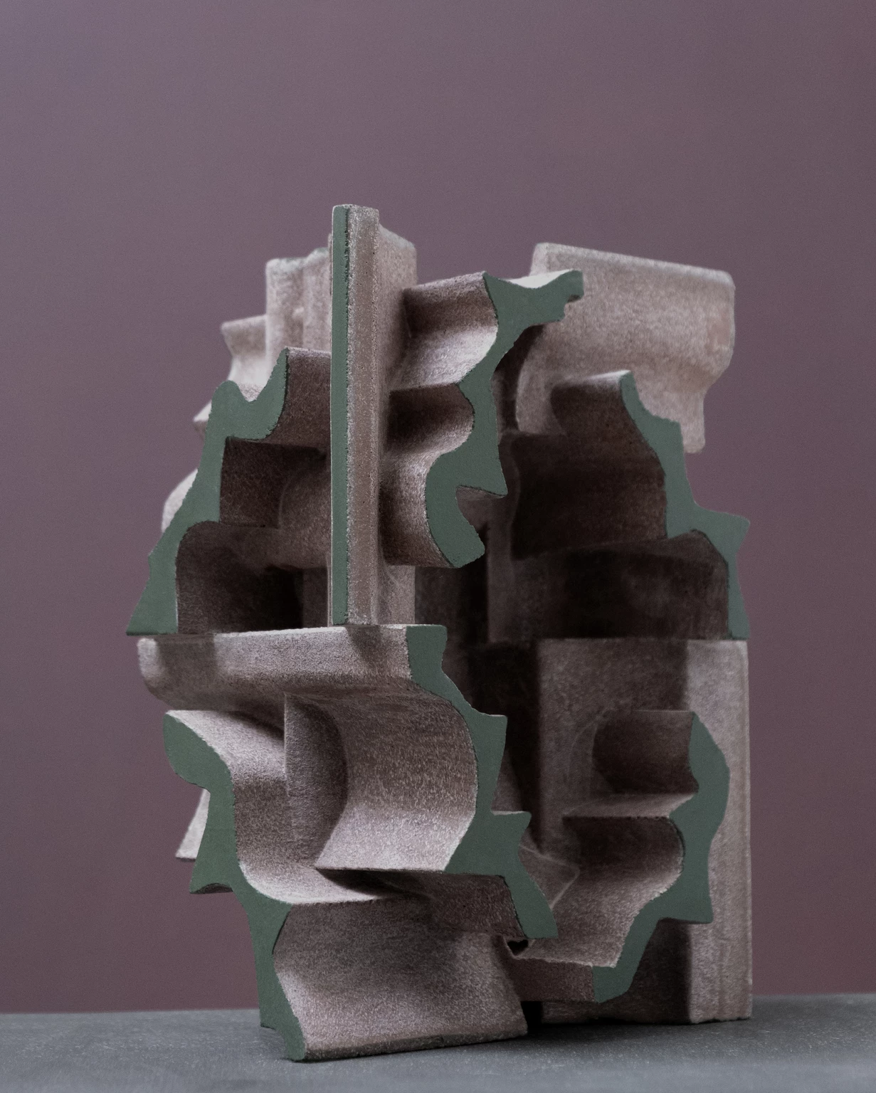 Improvizáció 4., 2020 - festett beton, 26,5 x 19 x 14 cm