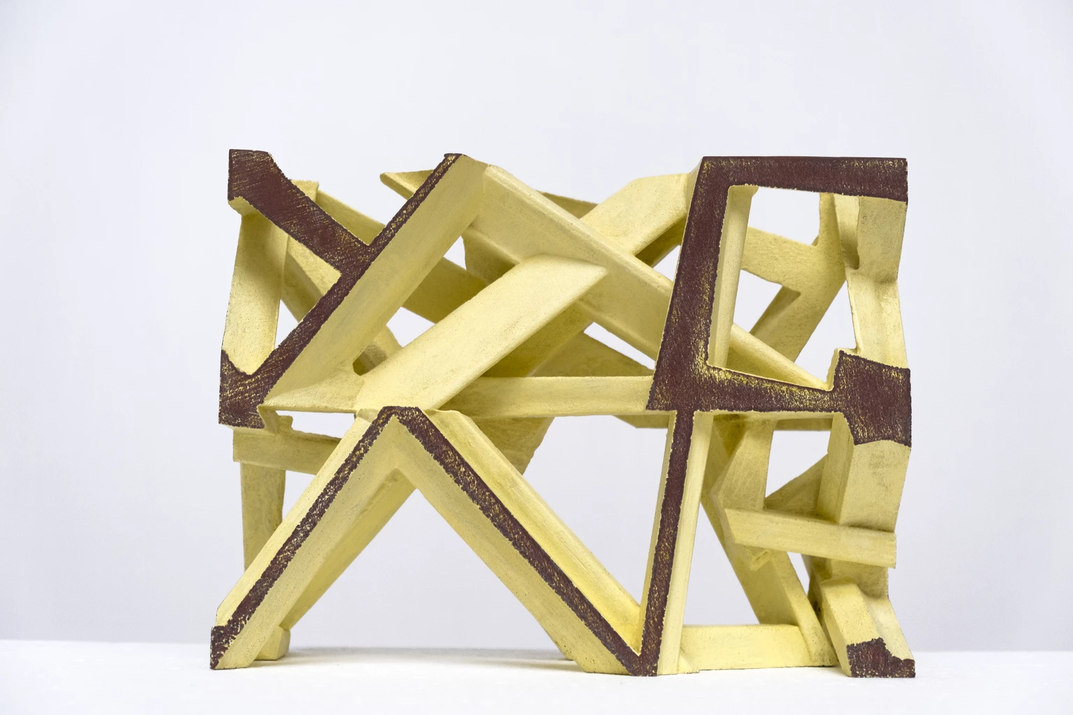 Improvizáció 7., 2020 - festett beton, 19,5 x 26,5 x 10,5 cm