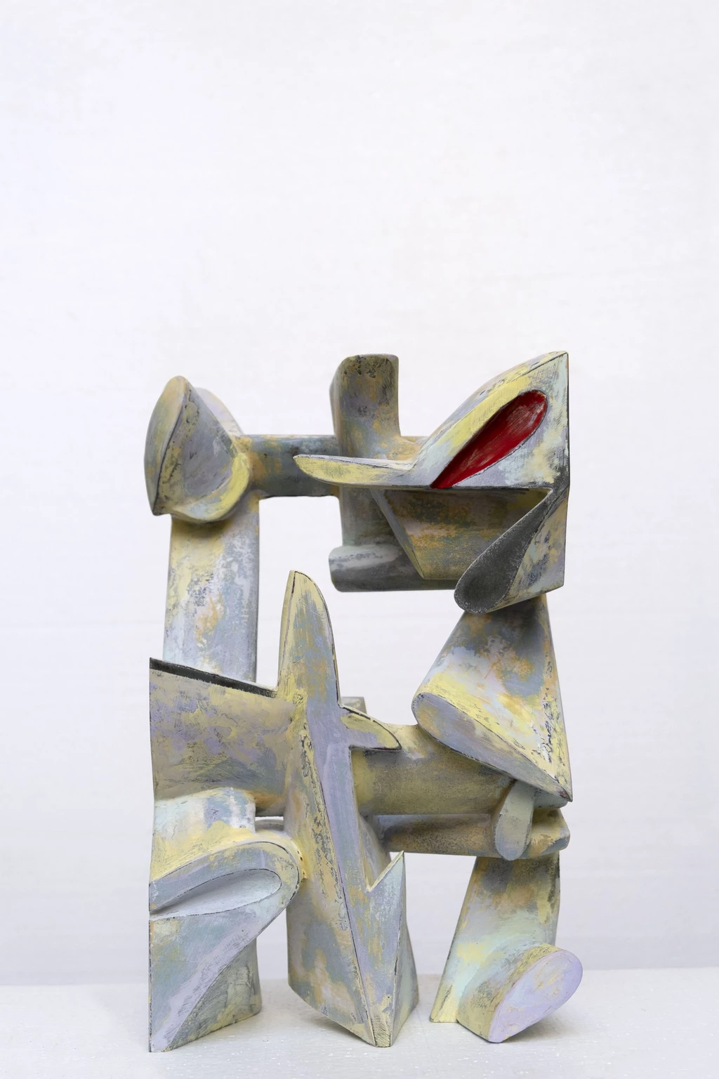 Longing 2., 2022 - colored and painted concrete, 39,5 x 25 x 12,5 cm