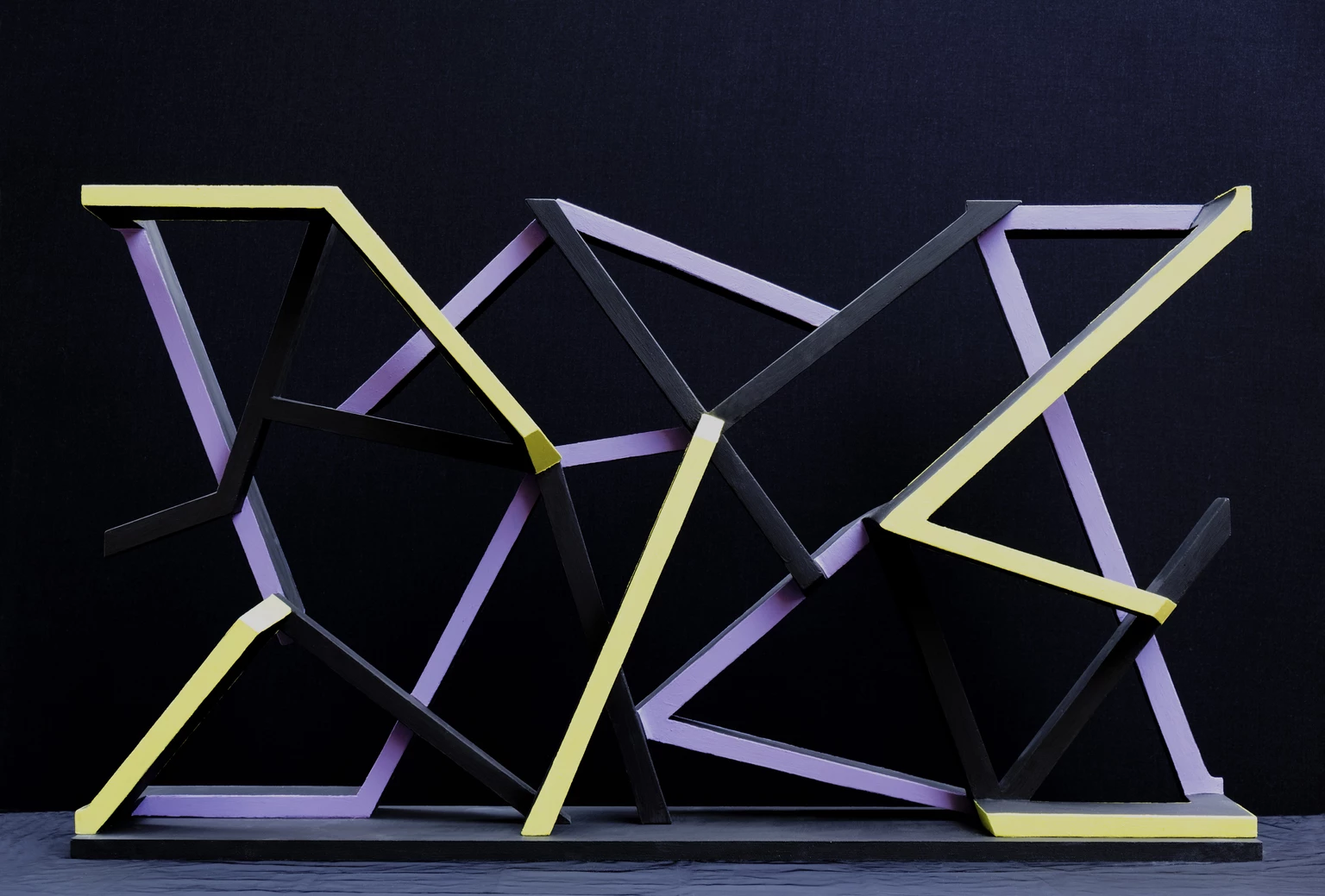 Rétegek, 2023 - festett beton, 60 x 126 x 20 cm