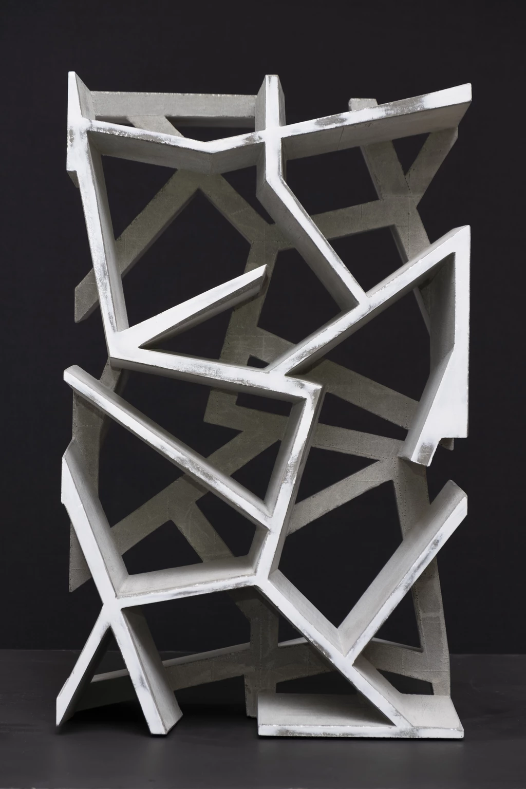 Struktúra 2., 2026 - beton, akril, 40 x 65 x 24,5 cm