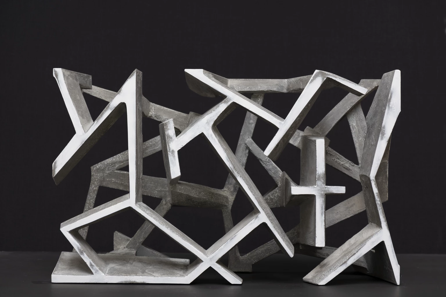 Struktúra 1., 2026 - beton, akril, 40 x 65 x 24,5 cm