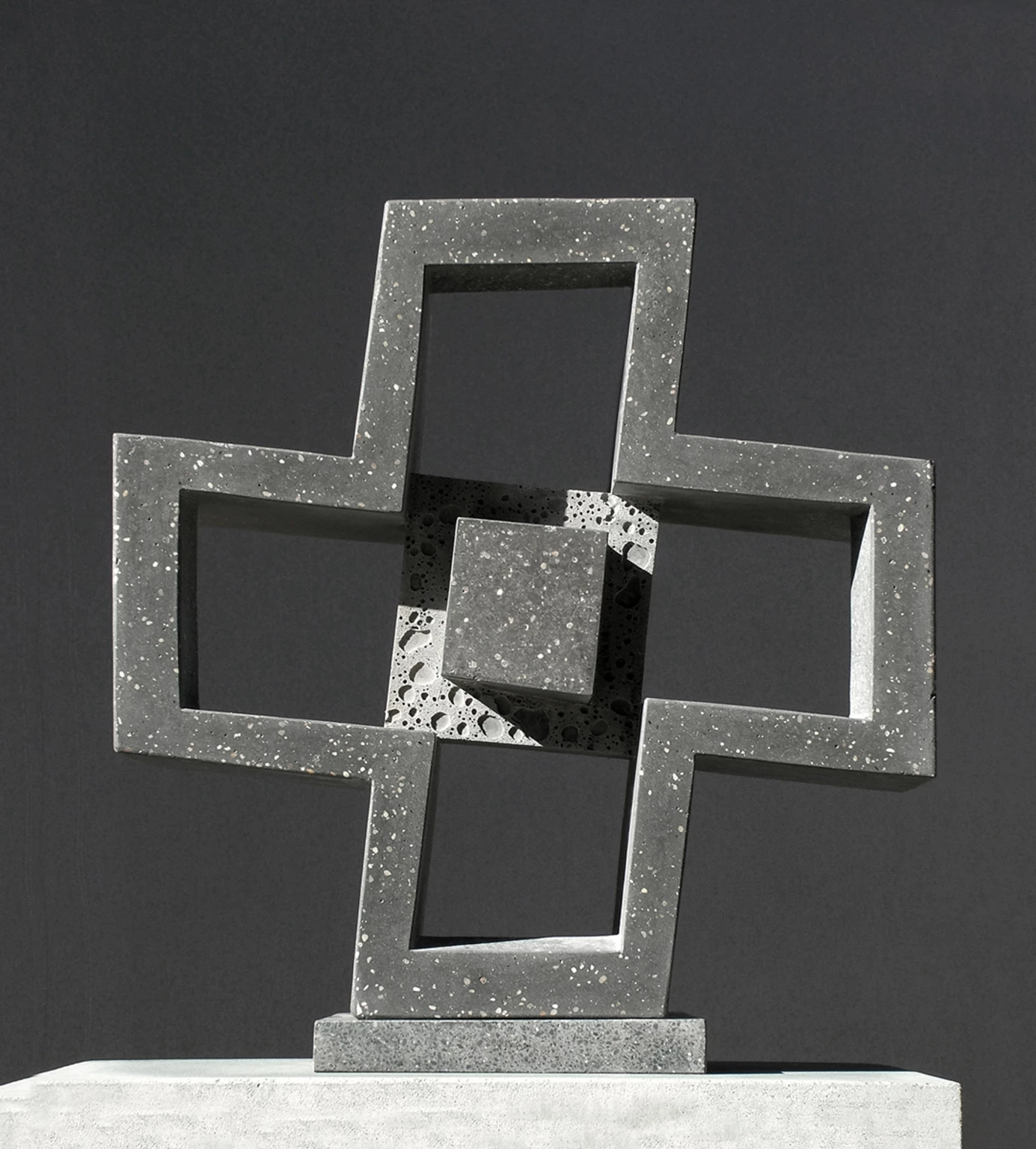 Kereszt, 2011 - beton, 71 x 71 x 23 cm