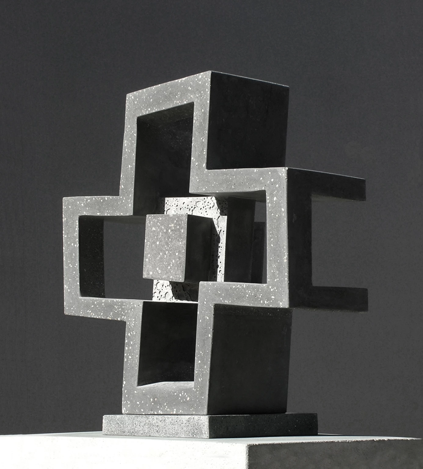 Kereszt, 2011 - beton, 71 x 71 x 23 cm