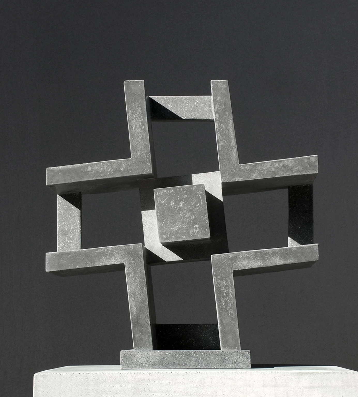 Kereszt, 2011 - beton, 71 x 71 x 23 cm