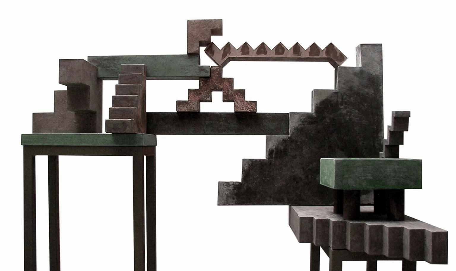 Kimerikus, 2003 - anyagában színezett beton, acél, 165 x 150 x 85 cm